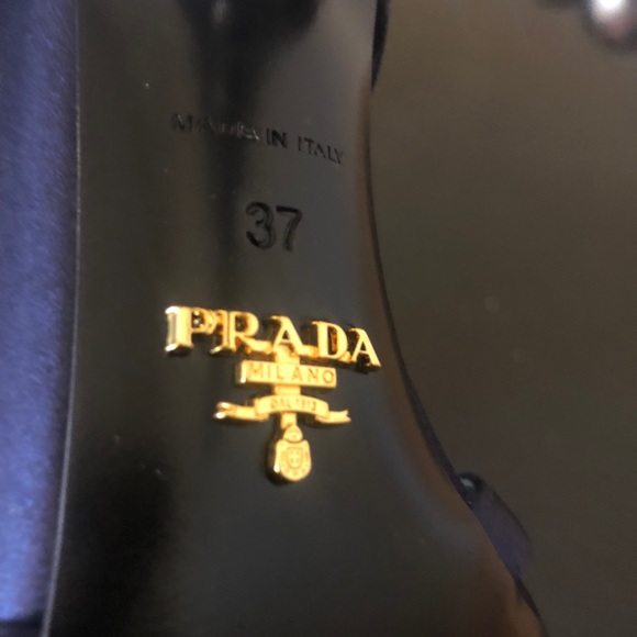 Prada feather heels authentic - Picture 7 of 8